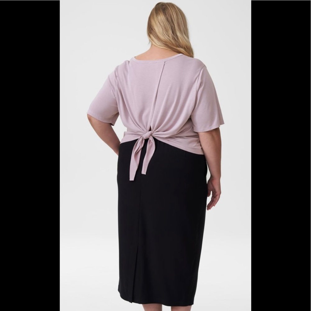 NWOT Universal Standard Stacey Tie-Back Tee